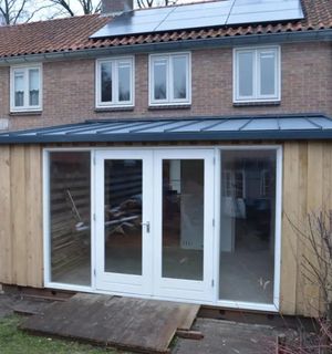 Aanbouw door Thompson Bouw in Noord-Oost Friesland